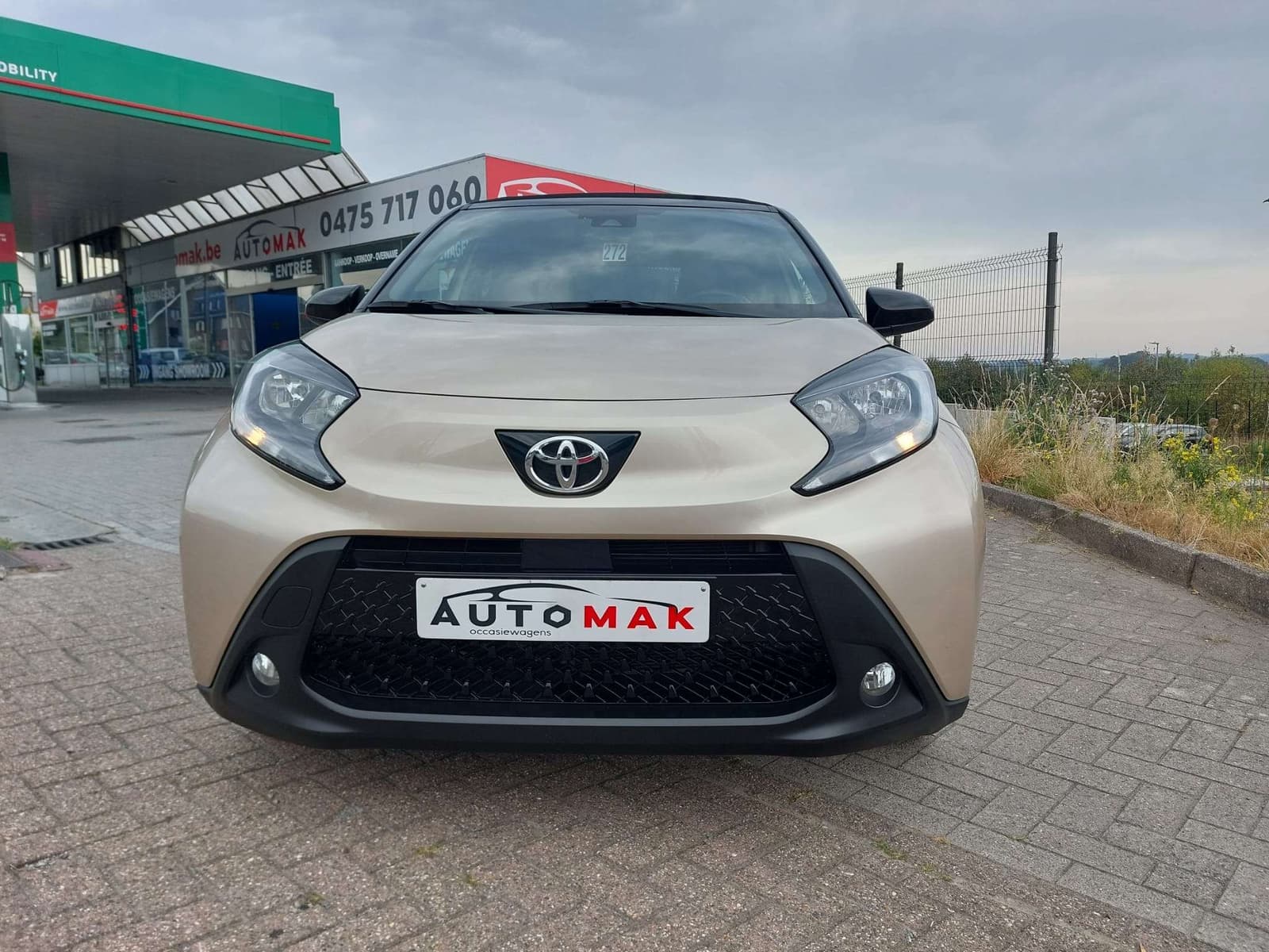 Toyota Aygo X 2024 Or — vue principale